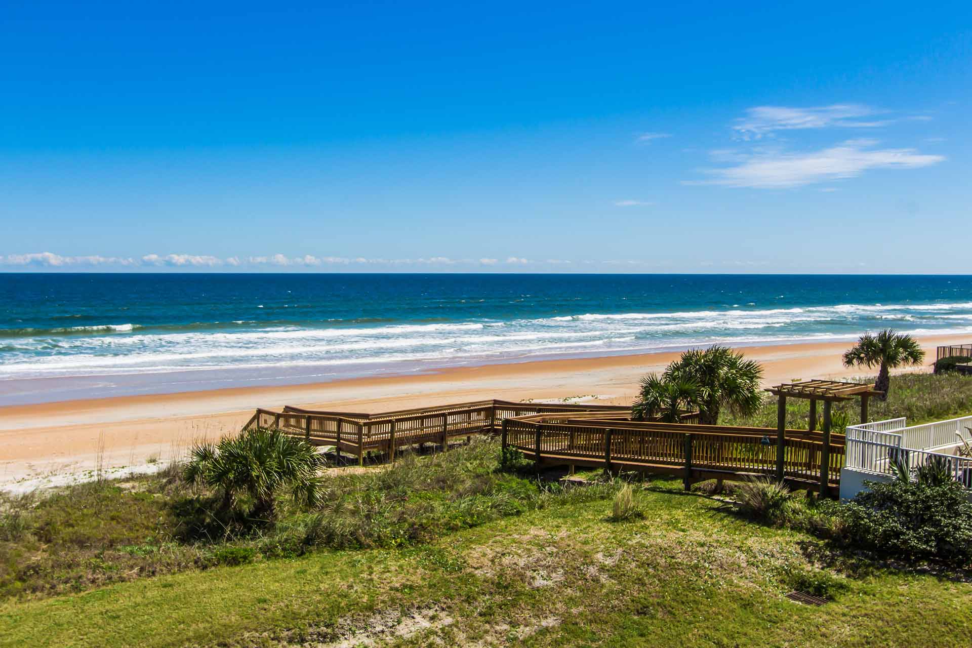 Updated Corner CondoOceanfrontRental by OwnerOrmond Beach